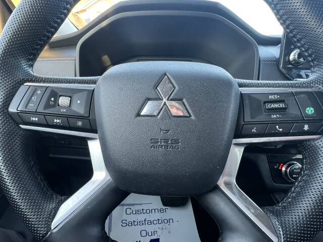 2023 Mitsubishi Outlander SE