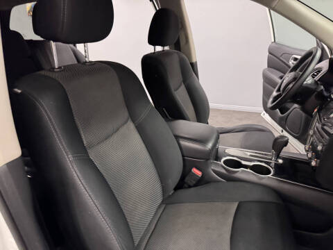 2019 Nissan Pathfinder S