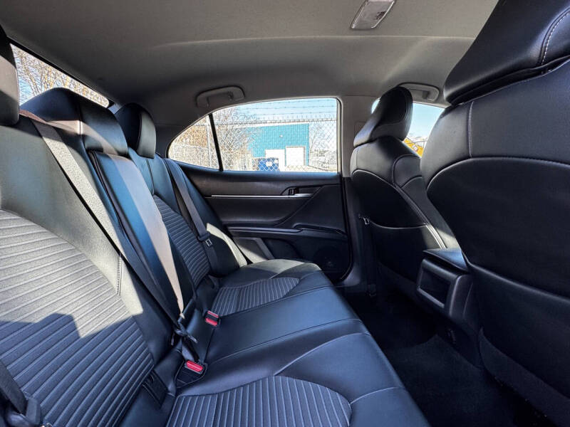 2020 Toyota Camry SE