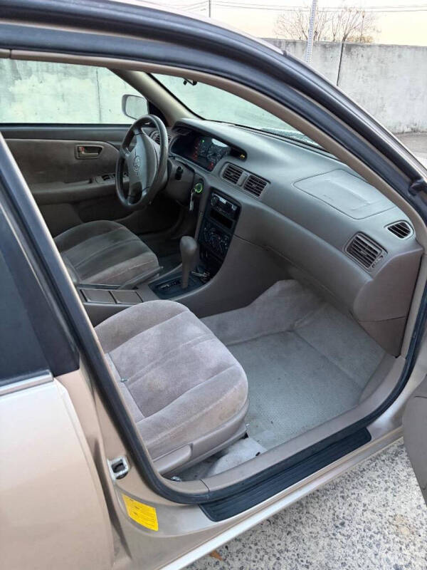 1998 Toyota Camry LE V6