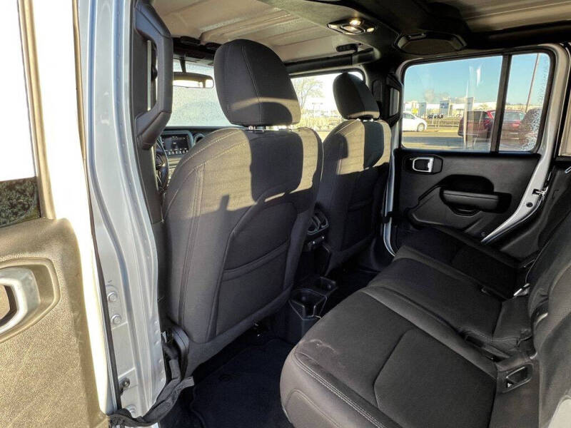 2022 Jeep Gladiator Sport