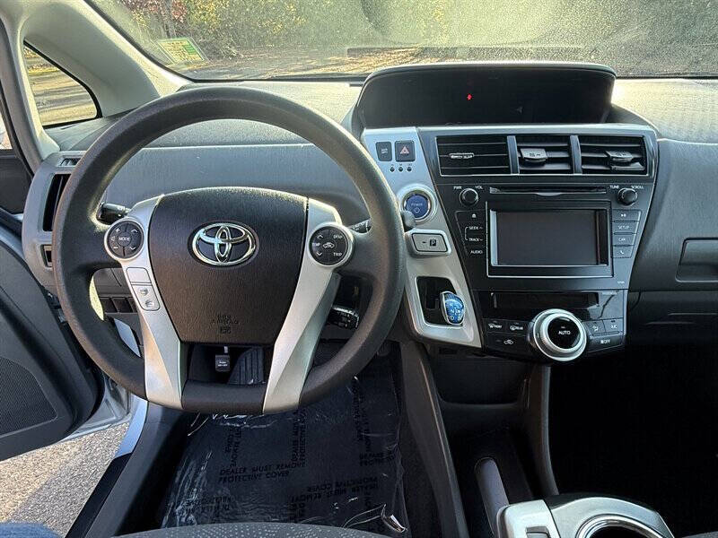 2014 Toyota Prius v Two