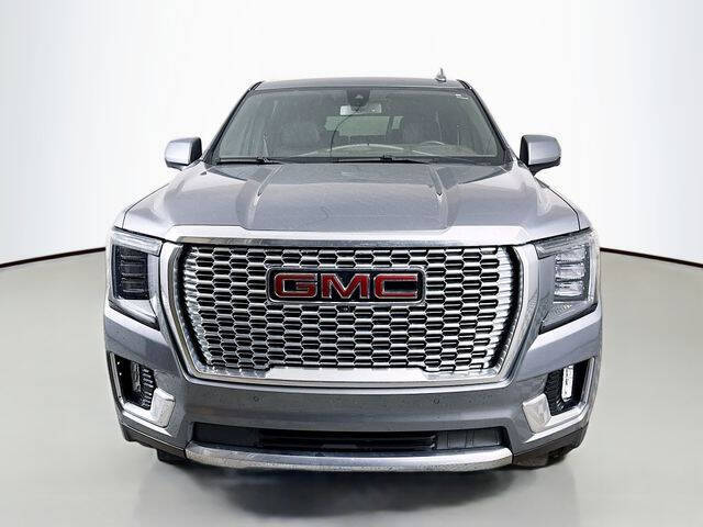Used 2022 GMC Yukon XL Denali with VIN 1GKS2JKL9NR246262 for sale in Bloomington, IL