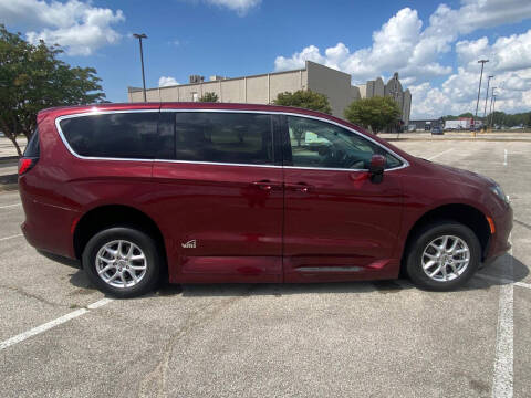 2022 Chrysler Voyager LX
