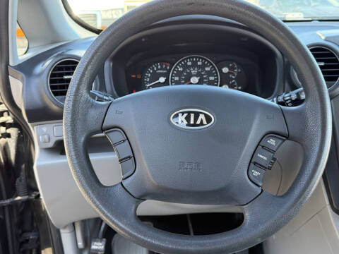 2008 Kia Rondo LX