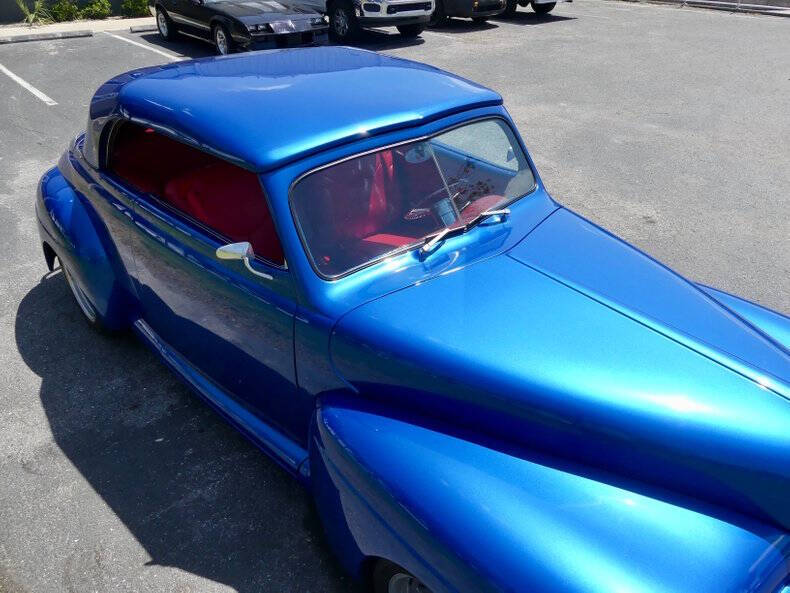 1948 Ford Super Deluxe