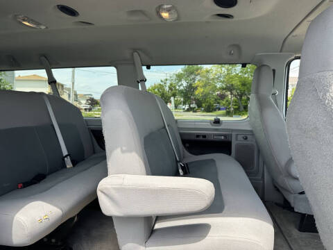 2014 Ford E-Series E-350 SD XLT