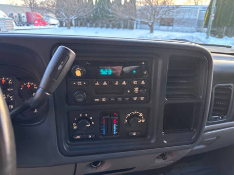 2004 Chevrolet Suburban 1500 LT