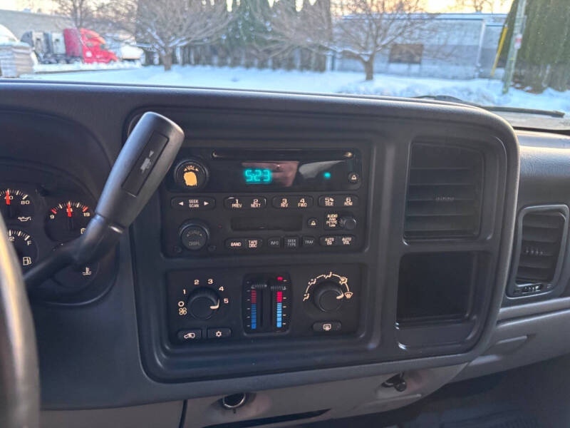 2004 Chevrolet Suburban 1500 LT