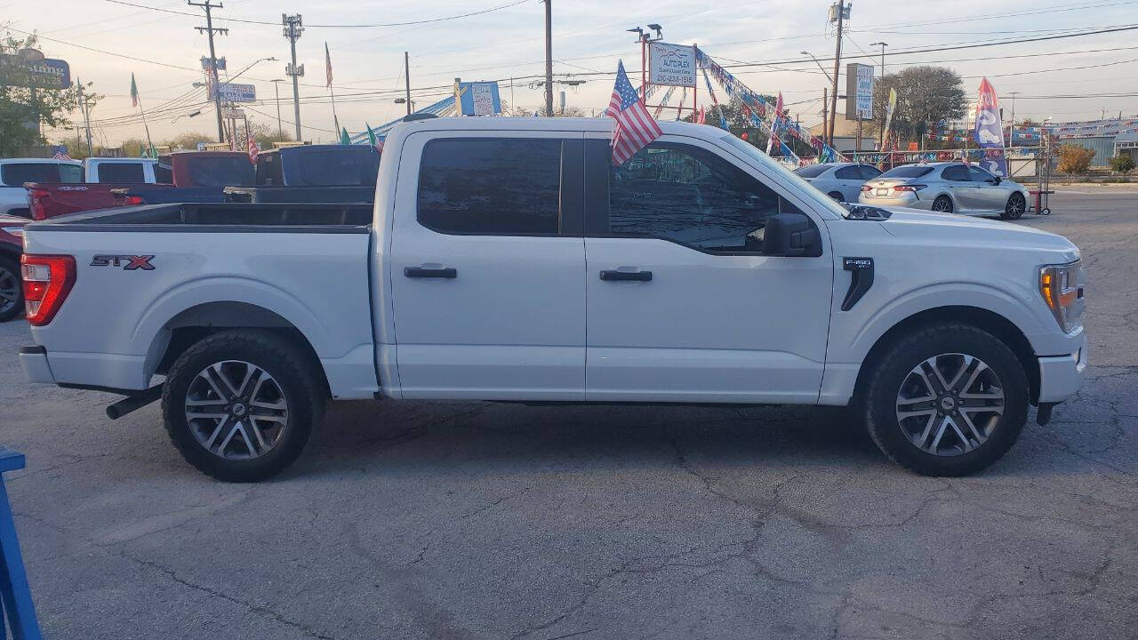 Used Car 2022 Ford F-150  Xlt 4x2 4dr Supercrew 6.5 Ft. Sb For Sale Under $30,000 In San Antonio, Texas