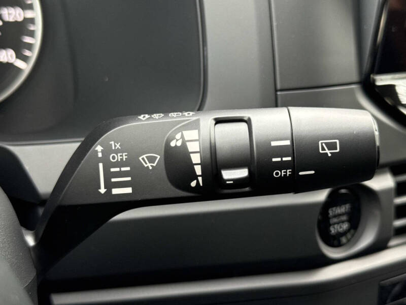 2025 Nissan Pathfinder S