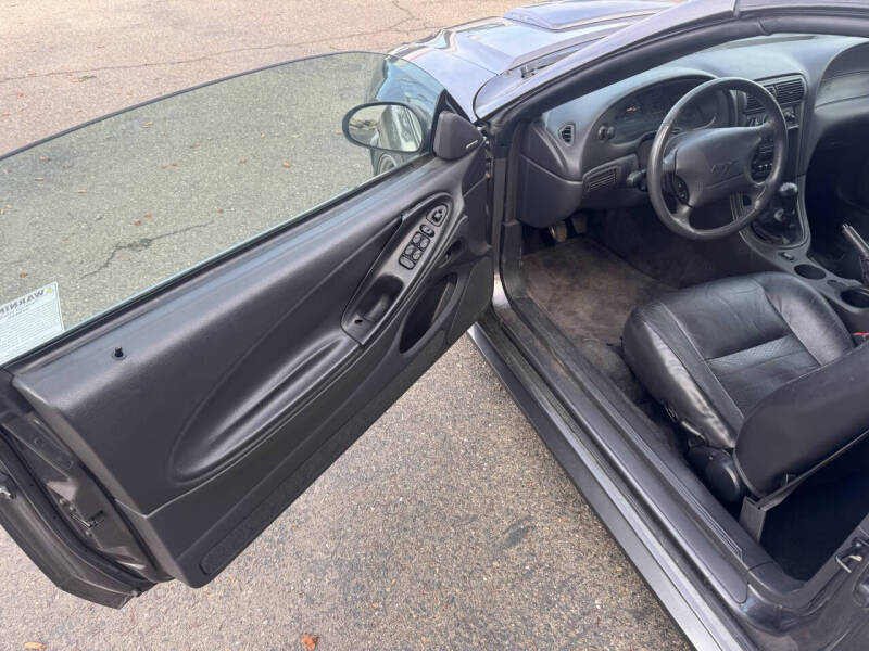 2003 Ford Mustang GT Deluxe