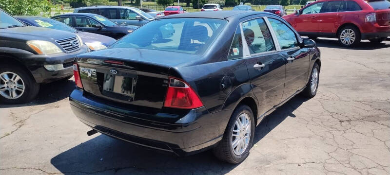 Used 2007 Ford Focus ZX4 S with VIN 1FAHP34N17W275783 for sale in New Castle, DE