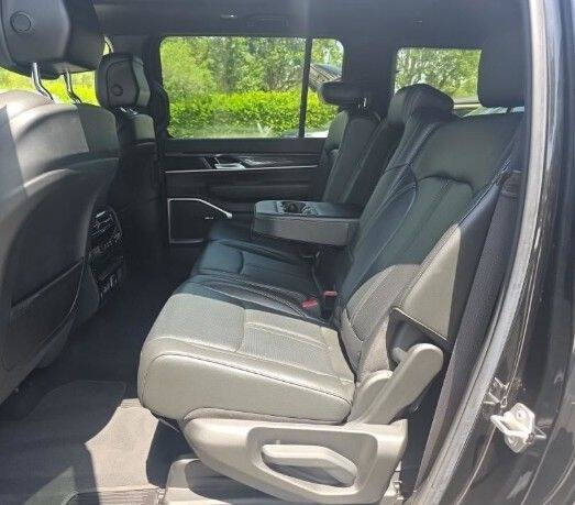 2023 Jeep Wagoneer