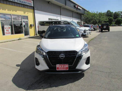 2023 Nissan Kicks SR