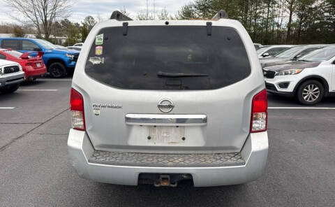 2011 Nissan Pathfinder LE