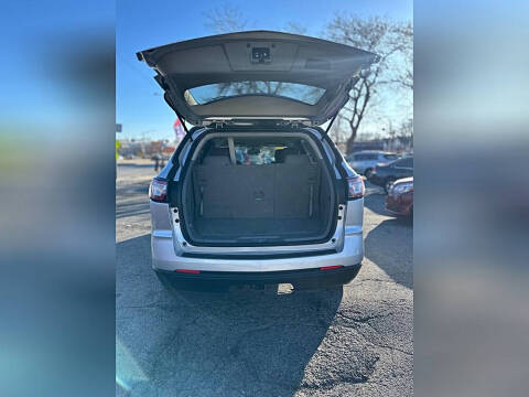 2017 Chevrolet Traverse LS