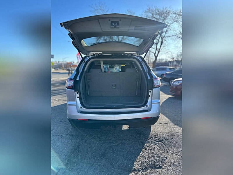 2017 Chevrolet Traverse LS