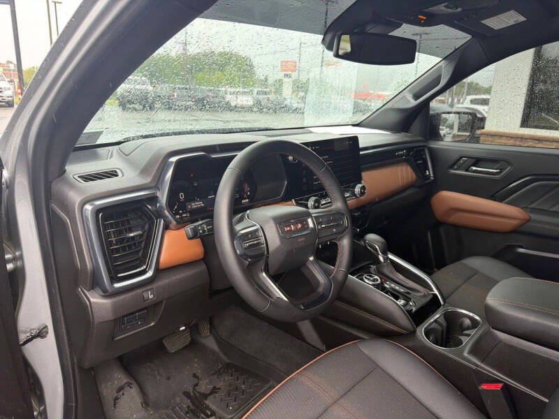 2024 GMC Canyon AT4
