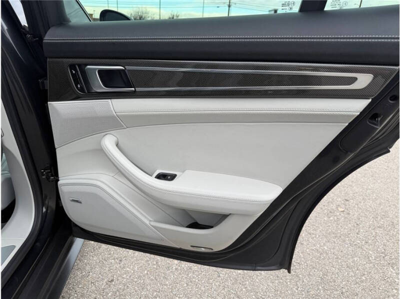 2017 Porsche Panamera 4S