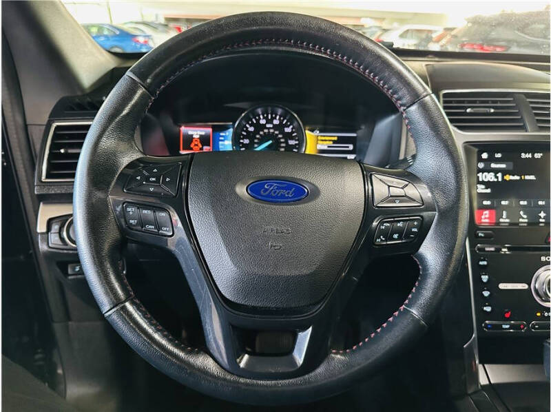 2017 Ford Explorer Sport