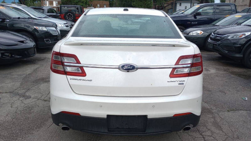 2019 Ford Taurus Limited