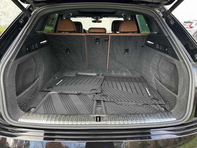 2022 Audi e-tron quattro Premium Plus