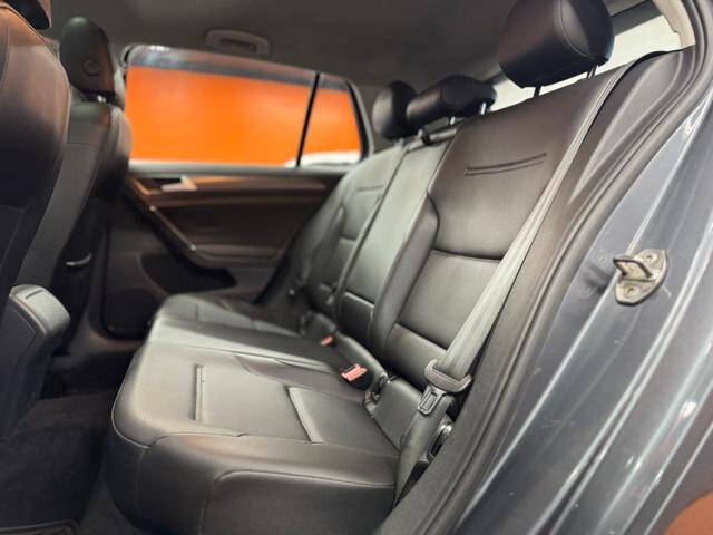 2019 Volkswagen Golf SE
