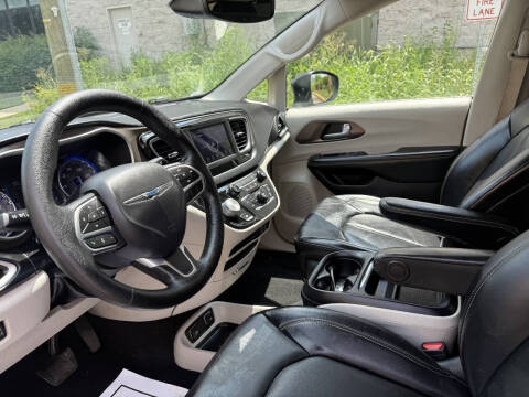 2020 Chrysler Voyager LXi