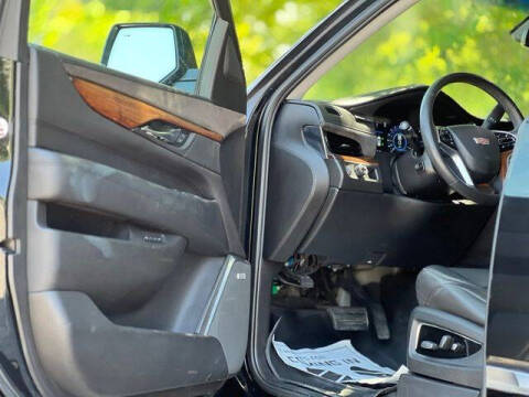 2017 Cadillac Escalade Luxury