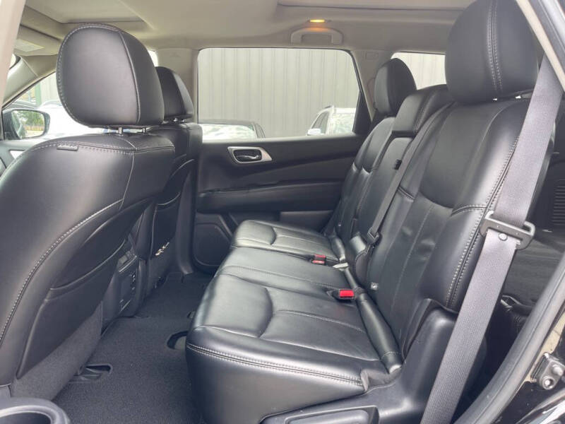 2017 Nissan Pathfinder Platinum