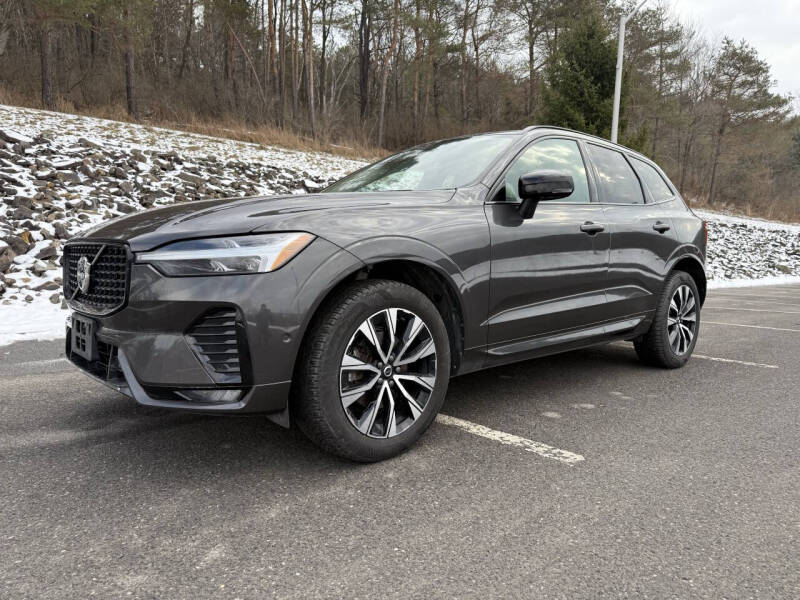 2024 Volvo XC60 Plus's photo