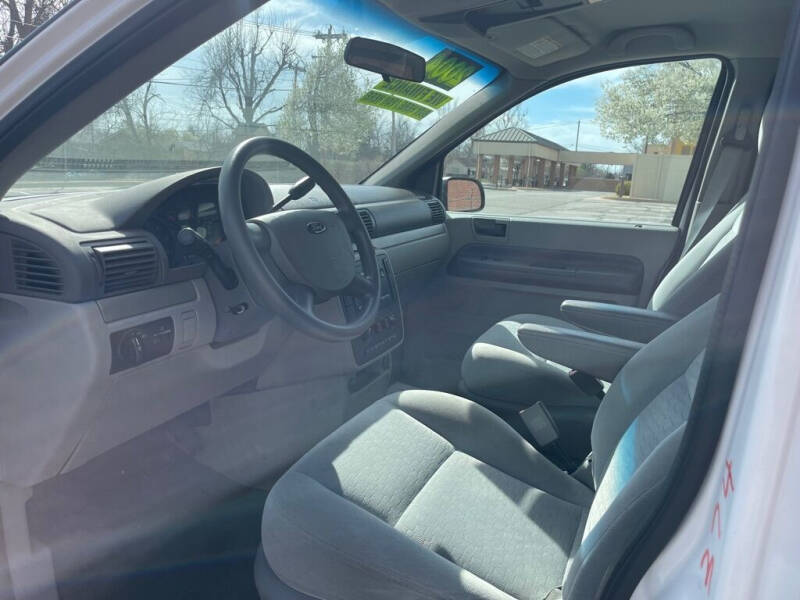 2004 Ford Freestar S