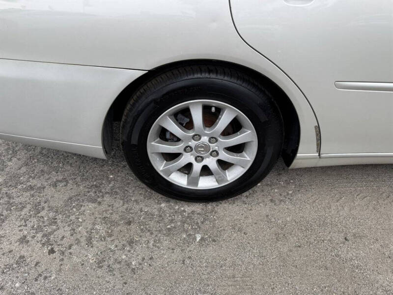 2004 Lexus ES 330