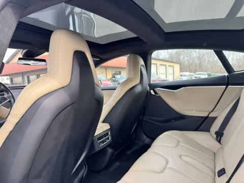 2015 Tesla Model S 70D