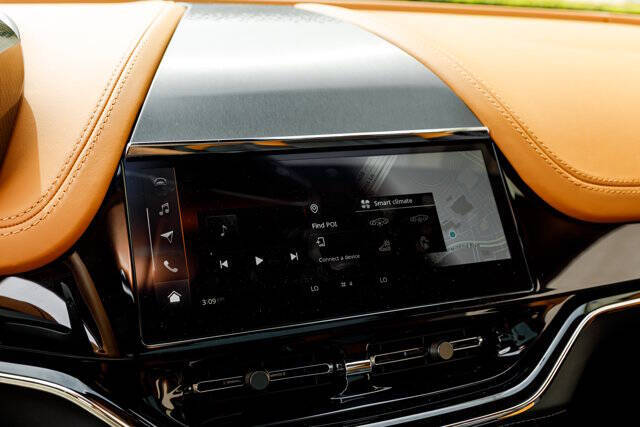 2025 Aston Martin DBX 707