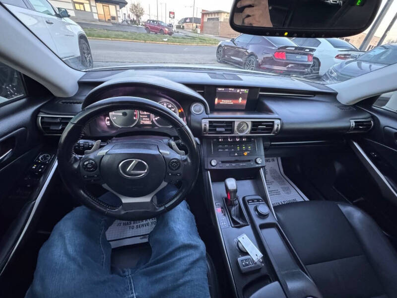 2016 Lexus IS 200t