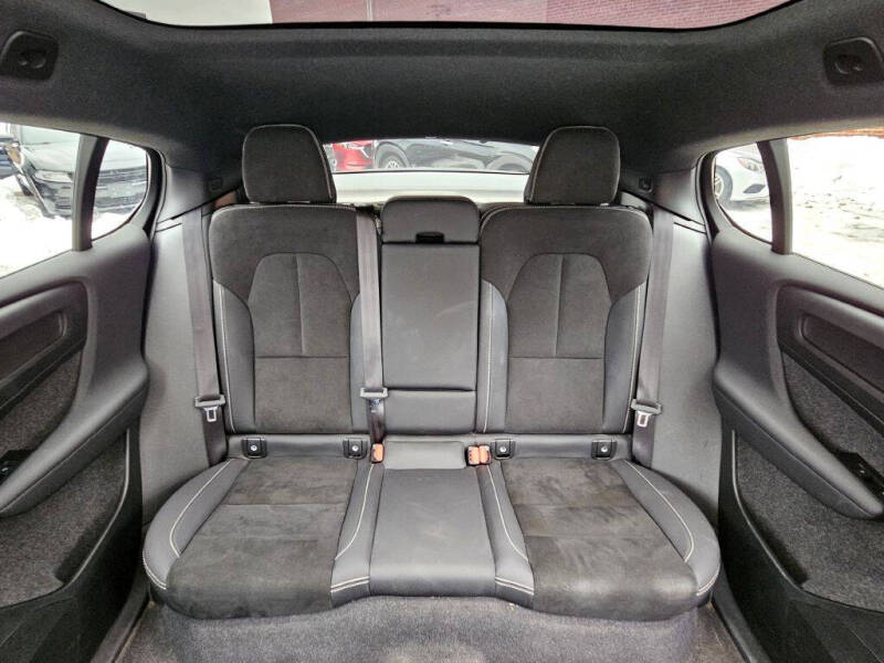 2022 Volvo C40 Recharge Pure Electric P8