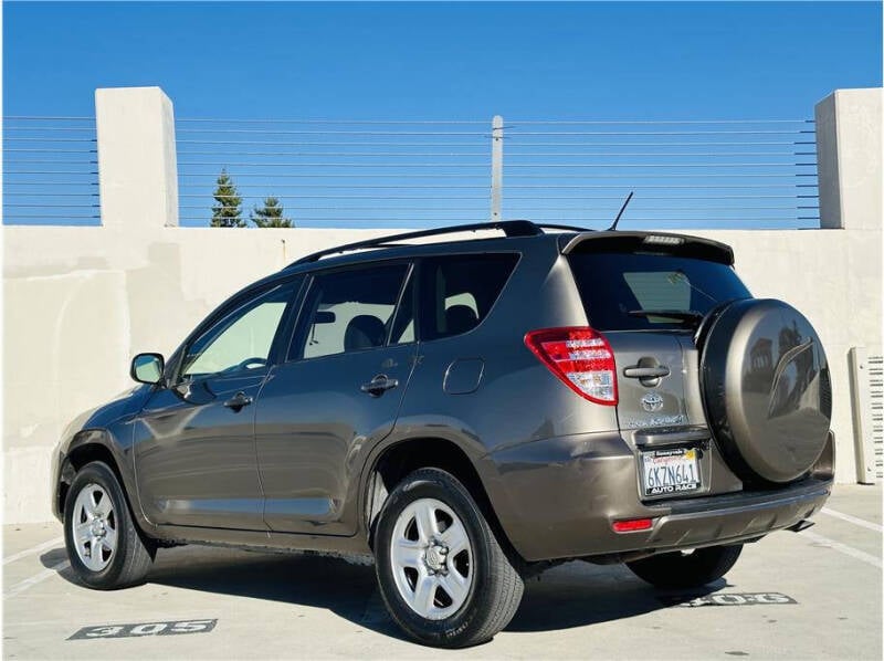 2010 Toyota RAV4 Base photo 4