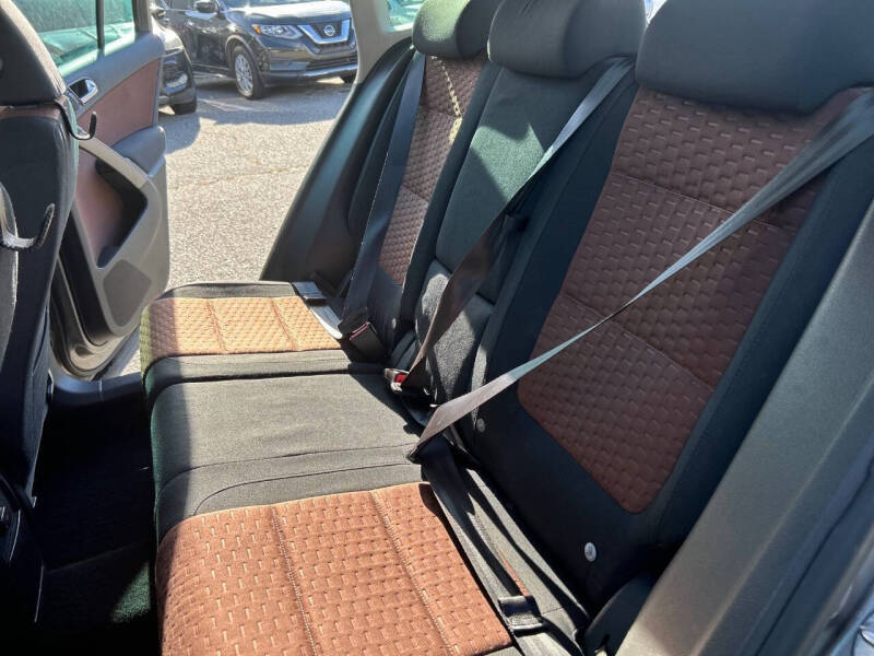 2009 Volkswagen Tiguan SE 4Motion