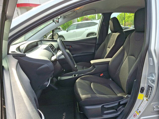 2022 Toyota Prius LE