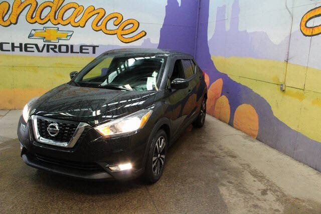 Used 2019 Nissan Kicks SV with VIN 3N1CP5CUXKL553817 for sale in Grand Ledge, MI