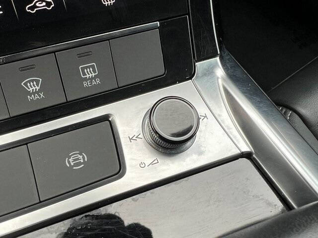 2021 Audi e-tron quattro Premium