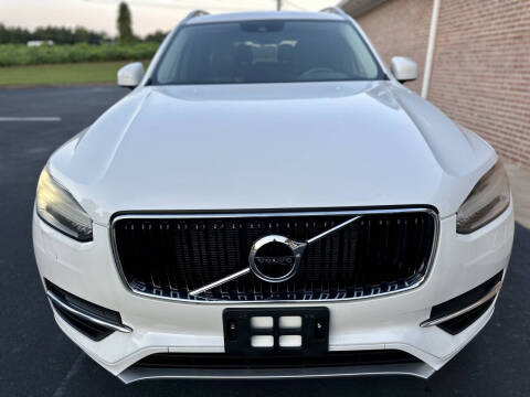 2016 Volvo XC90 T6 Momentum