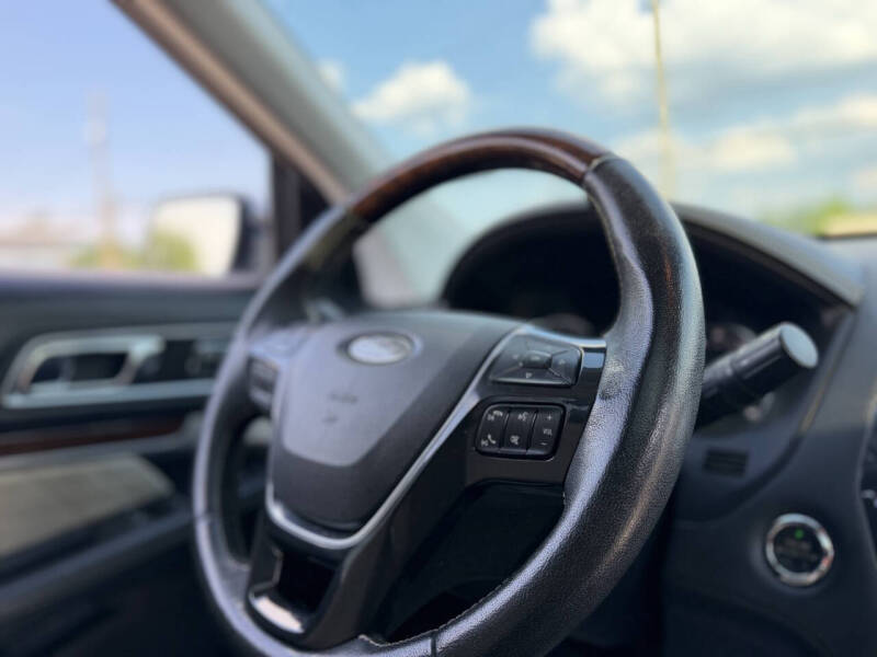 2017 Ford Explorer Platinum