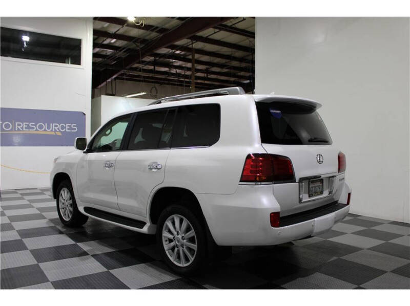 2011 Lexus LX 570