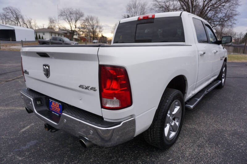 2015 RAM 1500 SLT
