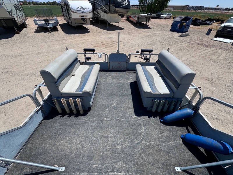 1989 Lowe Boats Pontoon 19