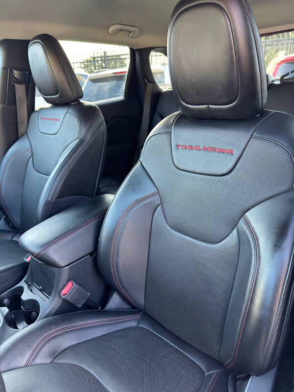 2022 Jeep Cherokee Trailhawk