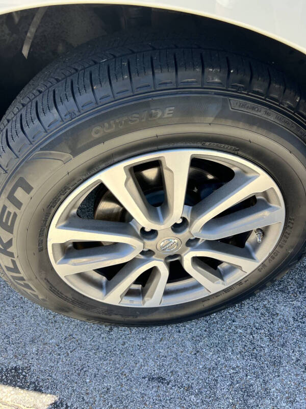 2016 Nissan Pathfinder SL